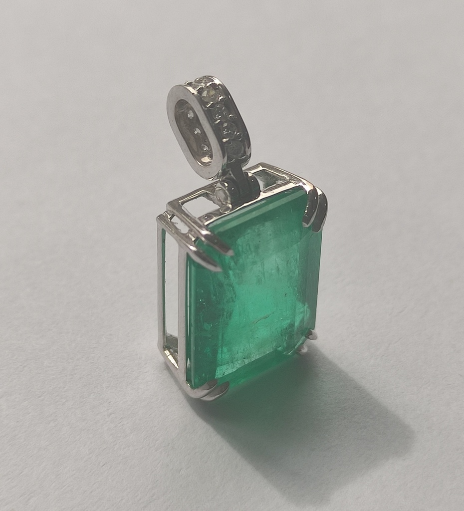 Pendant ECOL 12.19Ct/D 0.11Ct/2.58g WG