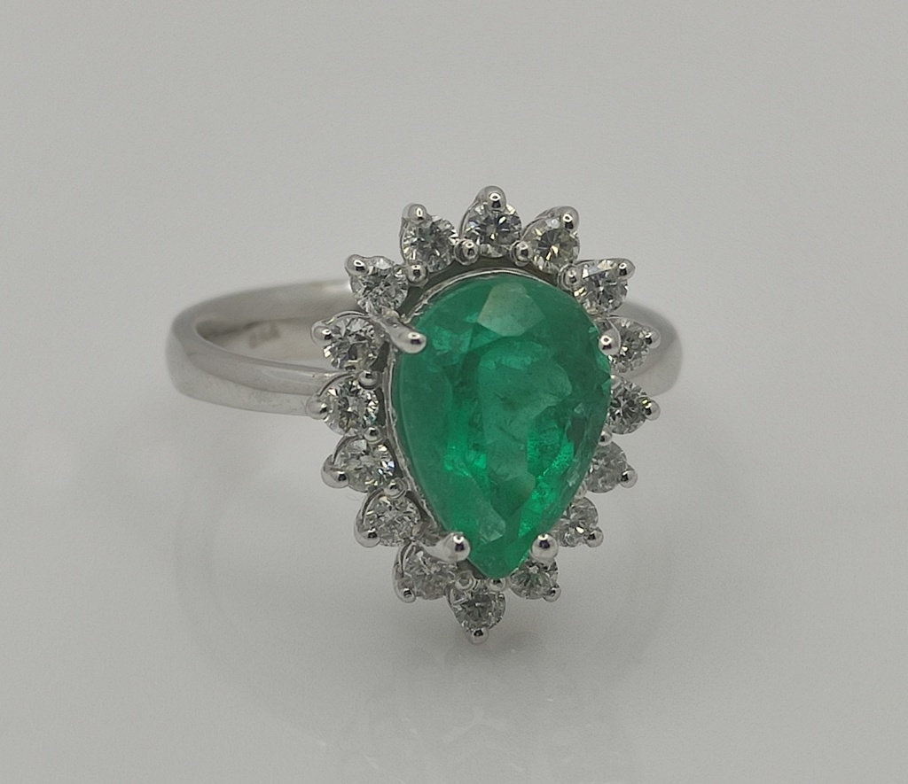 Ring Pear ECOL 7.85Ct/D 0.57Ct/6.36g WG